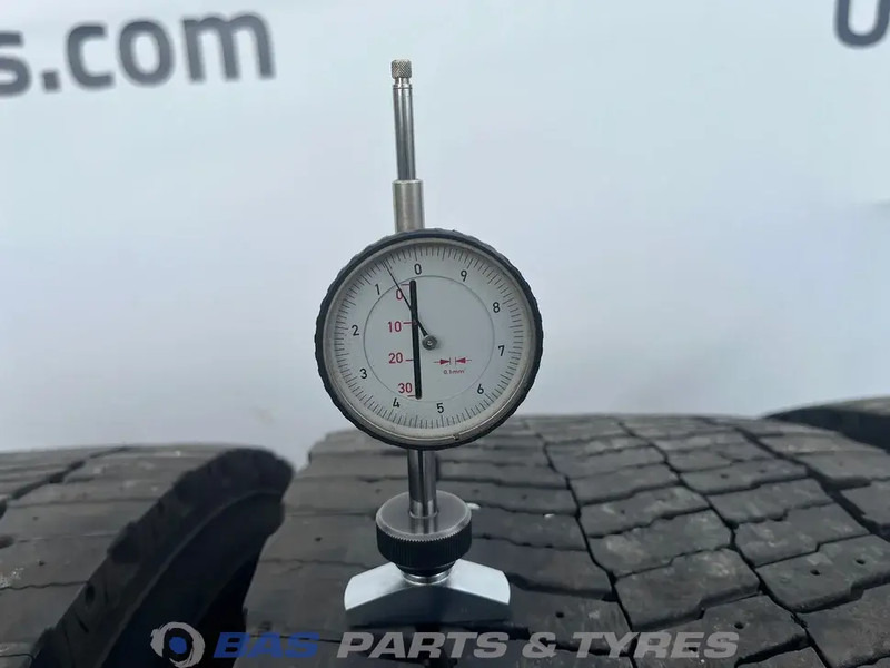 Michelin Michelin 315/80R22.5 X MULTI D 156/150 M+S 3PMSF gebruikte set - الإطارات - شاحنة: صور 3 Michelin Michelin 315/80R22.5 X MULTI D 156/150 M+S 3PMSF gebruikte set - الإطارات - شاحنة: صور 3