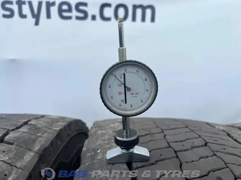 Michelin Remix Michelin Remix 315/80R22.5 X Multi D 156/150 M+S 3PMSF gebruikte set - الإطارات - شاحنة: صور 3 Michelin Remix Michelin Remix 315/80R22.5 X Multi D 156/150 M+S 3PMSF gebruikte set - الإطارات - شاحنة: صور 3