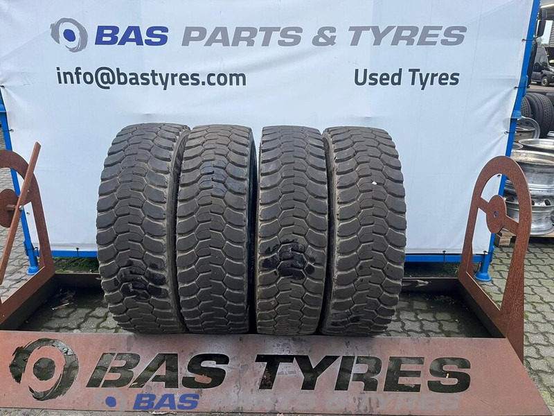 Michelin Remix Michelin Remix 315/80R22.5 X Works D 156/150 K M+S 3PMSF gebruikte set - الإطارات - شاحنة: صور 1 Michelin Remix Michelin Remix 315/80R22.5 X Works D 156/150 K M+S 3PMSF gebruikte set - الإطارات - شاحنة: صور 1