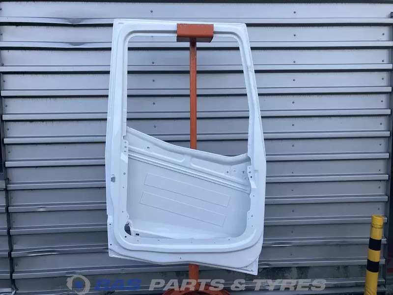 Renault T-Serie - باب و قطع الغيار - شاحنة: صور 2 Renault T-Serie - باب و قطع الغيار - شاحنة: صور 2