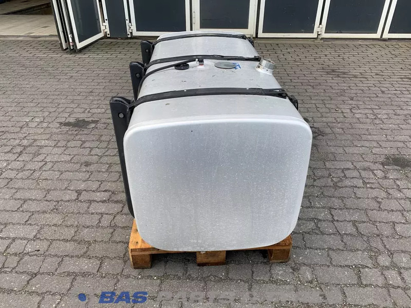 Scania Brandstoftank Scania 600 Liter 1871191 - خزان وقود - شاحنة: صور 4 Scania Brandstoftank Scania 600 Liter 1871191 - خزان وقود - شاحنة: صور 4