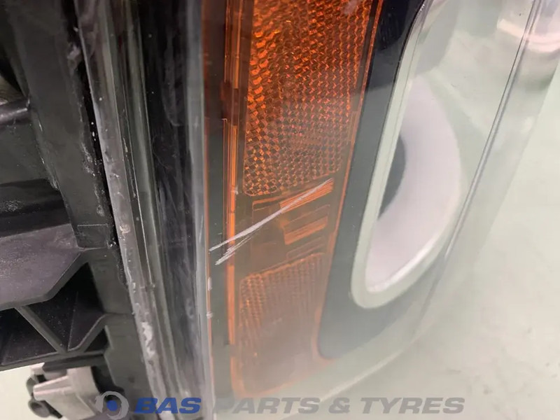 Scania Koplamp Rechts 2674391 - كشافات - شاحنة: صور 2 Scania Koplamp Rechts 2674391 - كشافات - شاحنة: صور 2