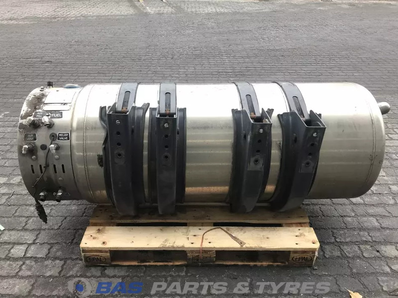 Scania LNG tank Scania 406 Liter 1776103 - خزان وقود - شاحنة: صور 3 Scania LNG tank Scania 406 Liter 1776103 - خزان وقود - شاحنة: صور 3