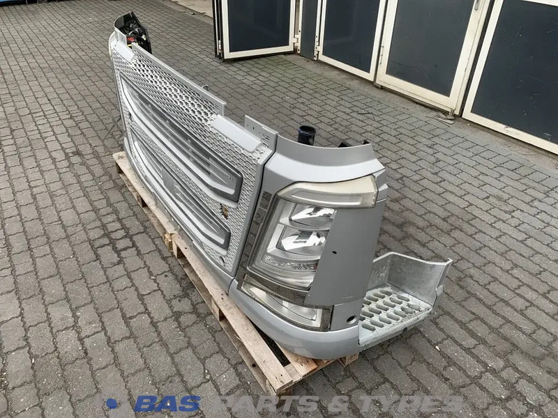 Volvo FH4 Bumper Volvo 21221130 - كأس مترعة - شاحنة: صور 2 Volvo FH4 Bumper Volvo 21221130 - كأس مترعة - شاحنة: صور 2