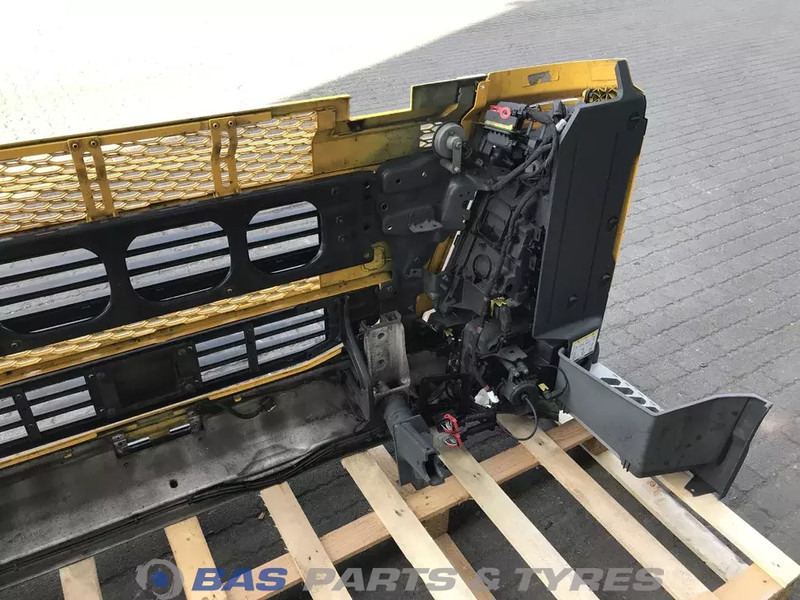 Volvo FH4 Bumper Volvo 23720227 - كأس مترعة - شاحنة: صور 5 Volvo FH4 Bumper Volvo 23720227 - كأس مترعة - شاحنة: صور 5