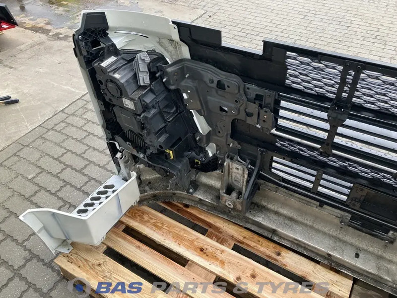 Volvo FH4 Bumper Volvo 78670304 - كأس مترعة - شاحنة: صور 5 Volvo FH4 Bumper Volvo 78670304 - كأس مترعة - شاحنة: صور 5