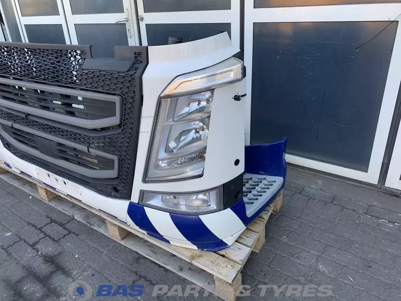 Volvo FH4 Bumper Volvo 82139942 - كأس مترعة - شاحنة: صور 2 Volvo FH4 Bumper Volvo 82139942 - كأس مترعة - شاحنة: صور 2