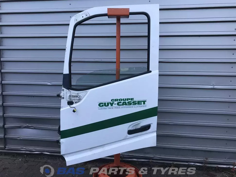 Volvo FH4 - باب و قطع الغيار - شاحنة: صور 1 Volvo FH4 - باب و قطع الغيار - شاحنة: صور 1