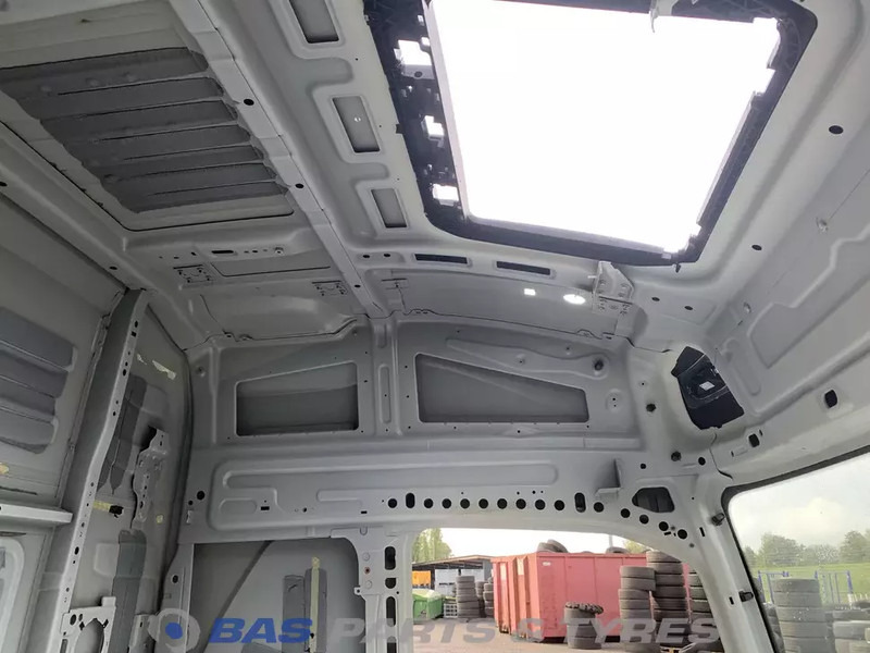 Volvo FH4 - الكابينة والداخلية - شاحنة: صور 5 Volvo FH4 - الكابينة والداخلية - شاحنة: صور 5