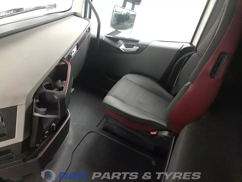الكابينة والداخلية - شاحنة Volvo FH4: صور 8 الكابينة والداخلية - شاحنة Volvo FH4: صور 8