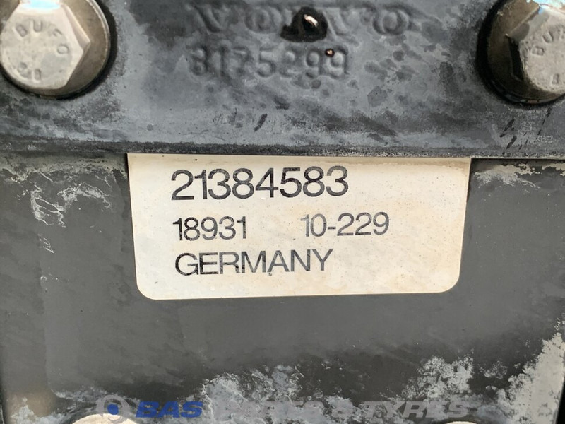 Volvo FM3 Koelerpakket Volvo D11C 330 1676631 - المشعاع - شاحنة: صور 5 Volvo FM3 Koelerpakket Volvo D11C 330 1676631 - المشعاع - شاحنة: صور 5