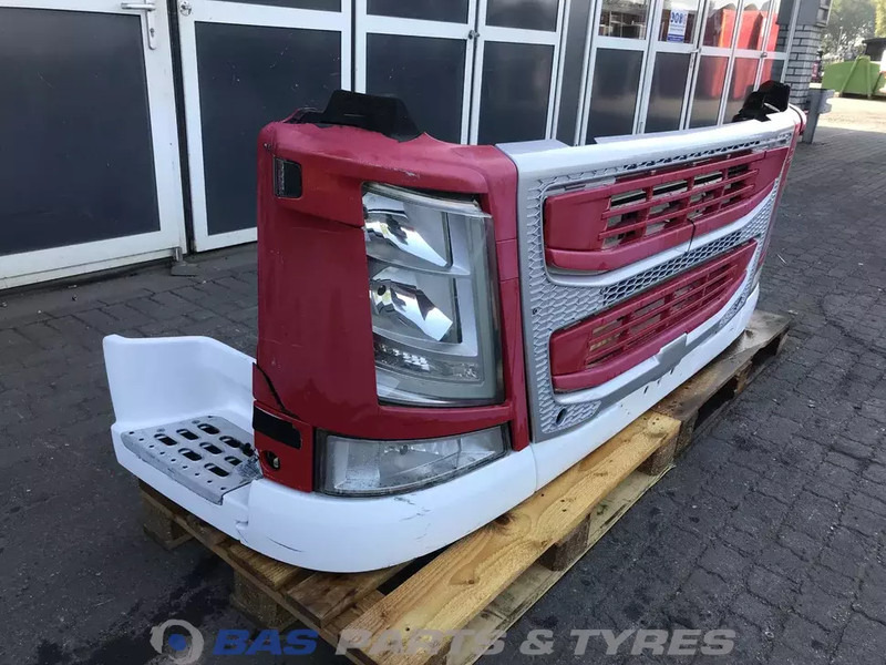 Volvo FM4 Bumper Volvo 21221129 - كأس مترعة - شاحنة: صور 3 Volvo FM4 Bumper Volvo 21221129 - كأس مترعة - شاحنة: صور 3