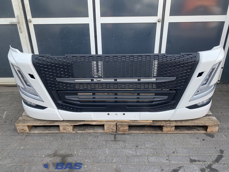 Volvo FM5 Bumper Volvo 21316576 - كأس مترعة - شاحنة: صور 1 Volvo FM5 Bumper Volvo 21316576 - كأس مترعة - شاحنة: صور 1