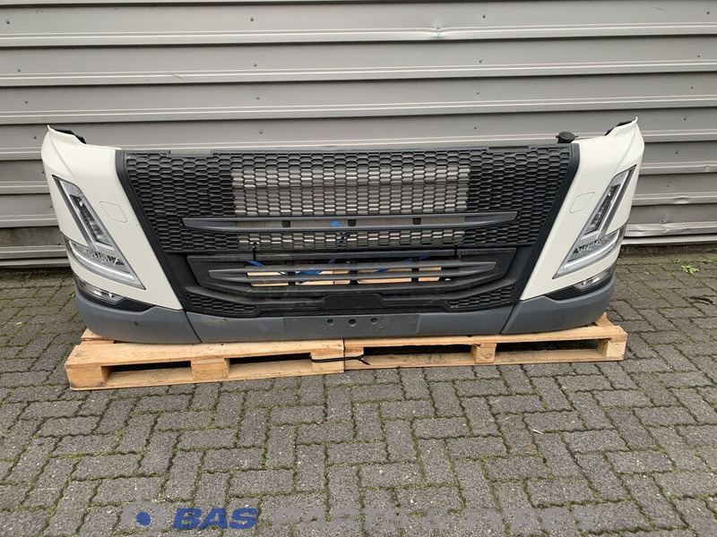 Volvo FM5 Bumper Volvo 84274554 - كأس مترعة - شاحنة: صور 1 Volvo FM5 Bumper Volvo 84274554 - كأس مترعة - شاحنة: صور 1