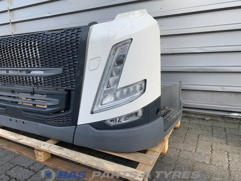 Volvo FM5 Bumper Volvo 84407376 - كأس مترعة - شاحنة: صور 2 Volvo FM5 Bumper Volvo 84407376 - كأس مترعة - شاحنة: صور 2