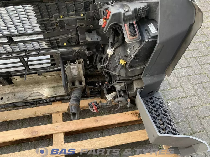 Volvo FM5 Bumper Volvo 84407376 - كأس مترعة - شاحنة: صور 5 Volvo FM5 Bumper Volvo 84407376 - كأس مترعة - شاحنة: صور 5