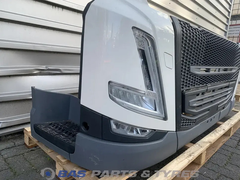 Volvo FM5 Bumper Volvo 84407376 - كأس مترعة - شاحنة: صور 3 Volvo FM5 Bumper Volvo 84407376 - كأس مترعة - شاحنة: صور 3