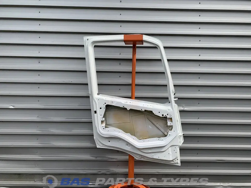 Volvo FM5 - باب و قطع الغيار - شاحنة: صور 2 Volvo FM5 - باب و قطع الغيار - شاحنة: صور 2