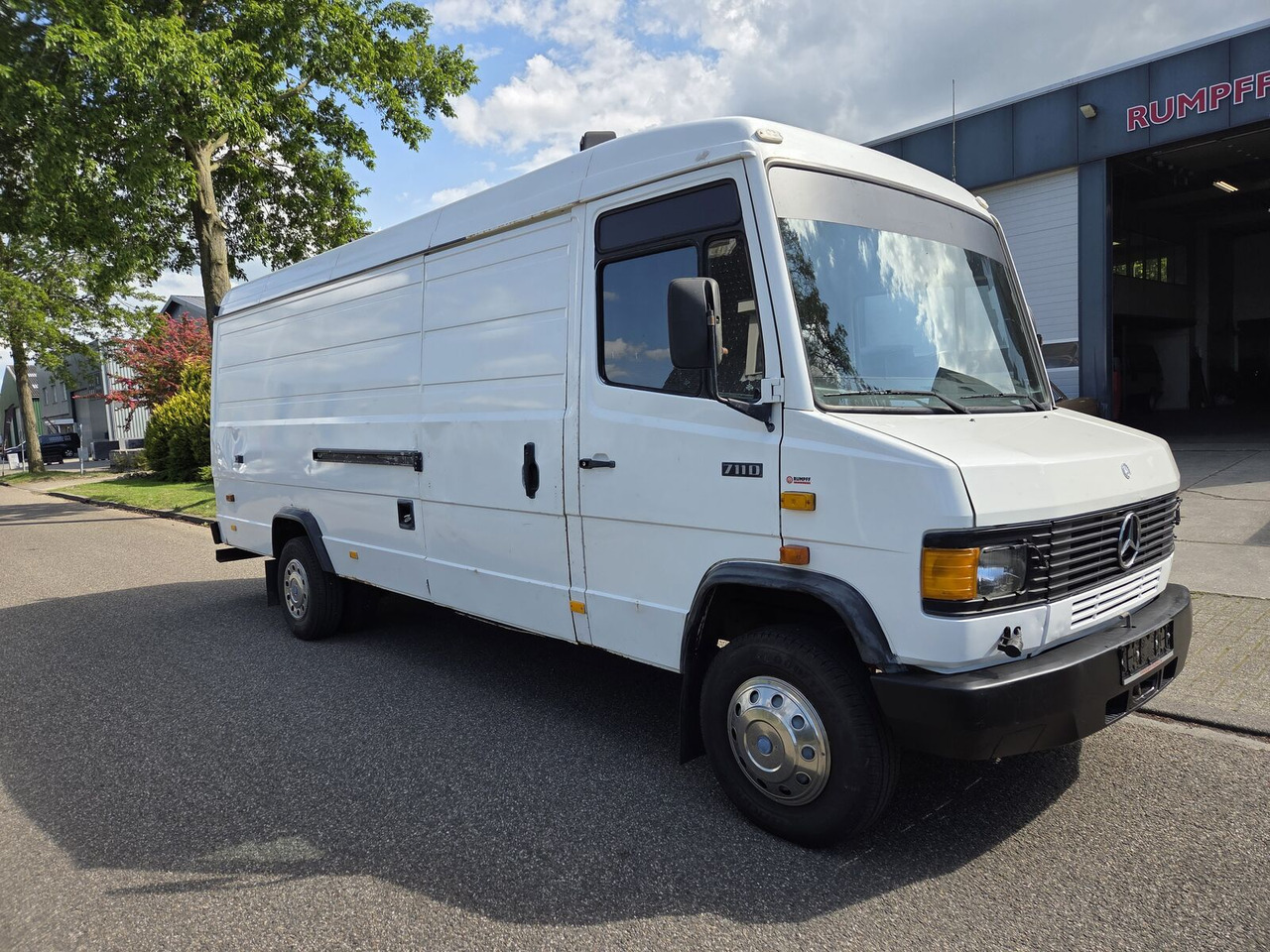 Mercedes-Benz 711D Vario Ecovan (1986) gesloten bestelwagen - فان: صور 3 Mercedes-Benz 711D Vario Ecovan (1986) gesloten bestelwagen - فان: صور 3