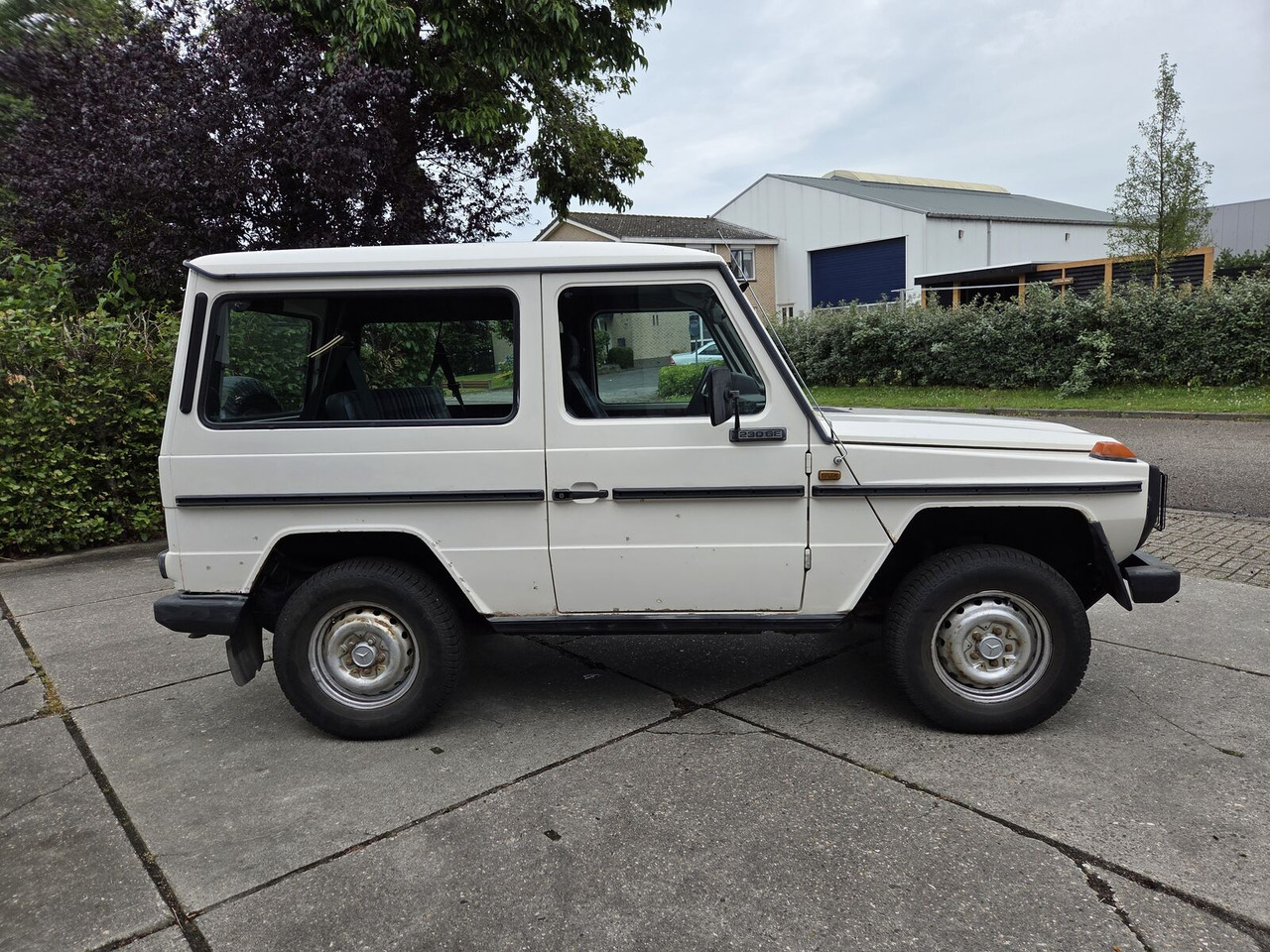 Mercedes-Benz G-klasse 230GE 1985 SUV - سيارة دفع رباعي: صور 4 Mercedes-Benz G-klasse 230GE 1985 SUV - سيارة دفع رباعي: صور 4