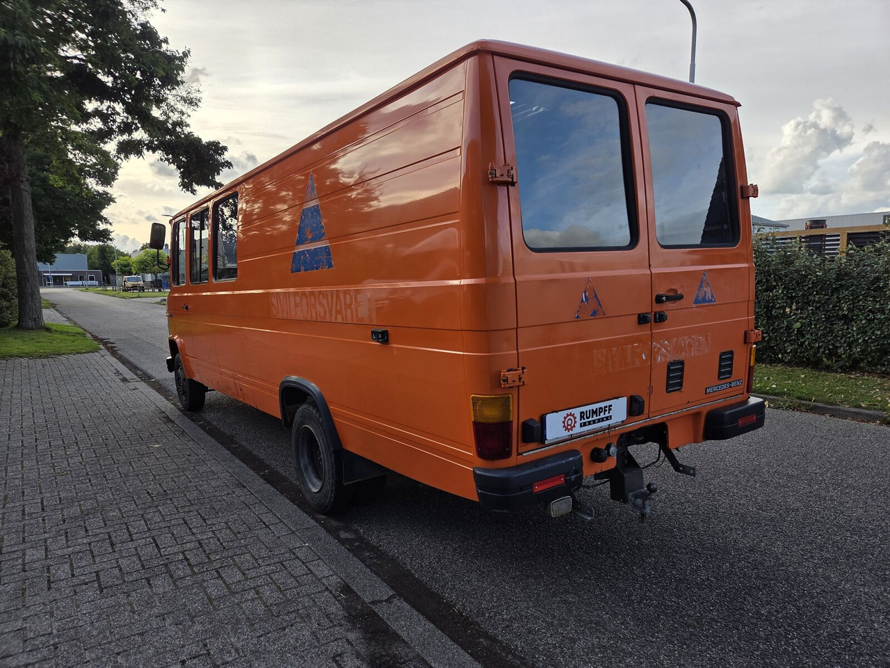 Mercedes-Benz L 608 D dubbel cabine (26700 km) goederen en personen bestelwagen - ميكروباص: صور 5 Mercedes-Benz L 608 D dubbel cabine (26700 km) goederen en personen bestelwagen - ميكروباص: صور 5