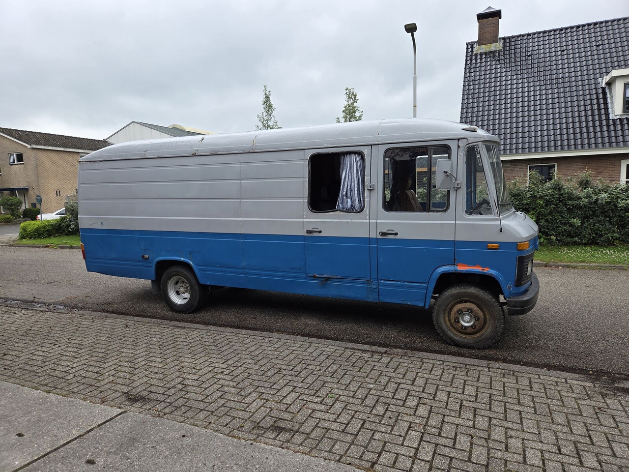 Mercedes-Benz L 608 D kampeerauto - موتر هوم متكامل: صور 5 Mercedes-Benz L 608 D kampeerauto - موتر هوم متكامل: صور 5