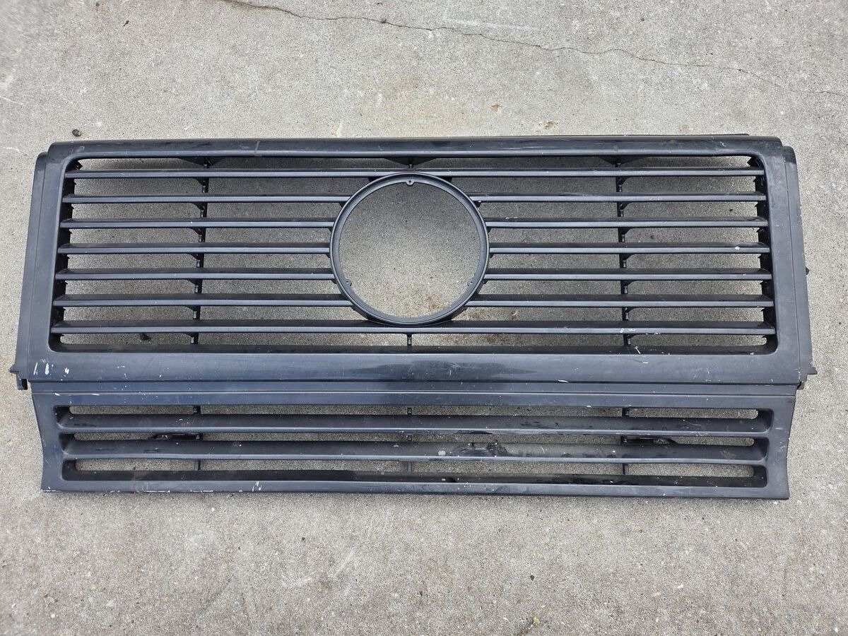 W463 Grill grijs Mercedes-Benz voor auto - جلوپنجره - سيارة: صور 1 W463 Grill grijs Mercedes-Benz voor auto - جلوپنجره - سيارة: صور 1