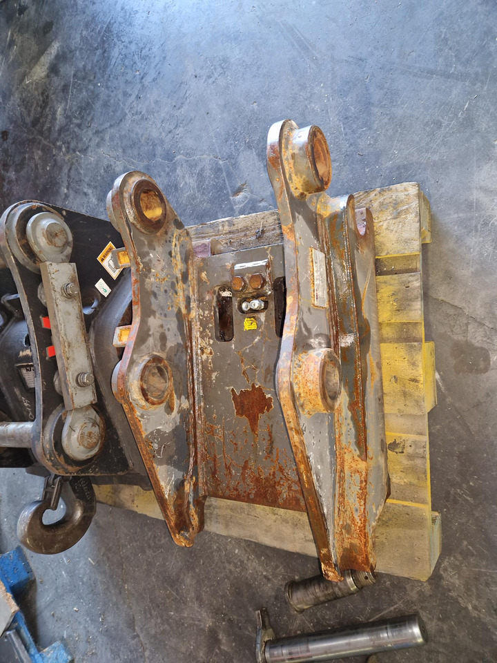 ENGANCHE RAPIDO HIDRAULICO SMT - وصلة الربط للمعدات المعلقة - آلات البناء: صور 4 ENGANCHE RAPIDO HIDRAULICO SMT - وصلة الربط للمعدات المعلقة - آلات البناء: صور 4