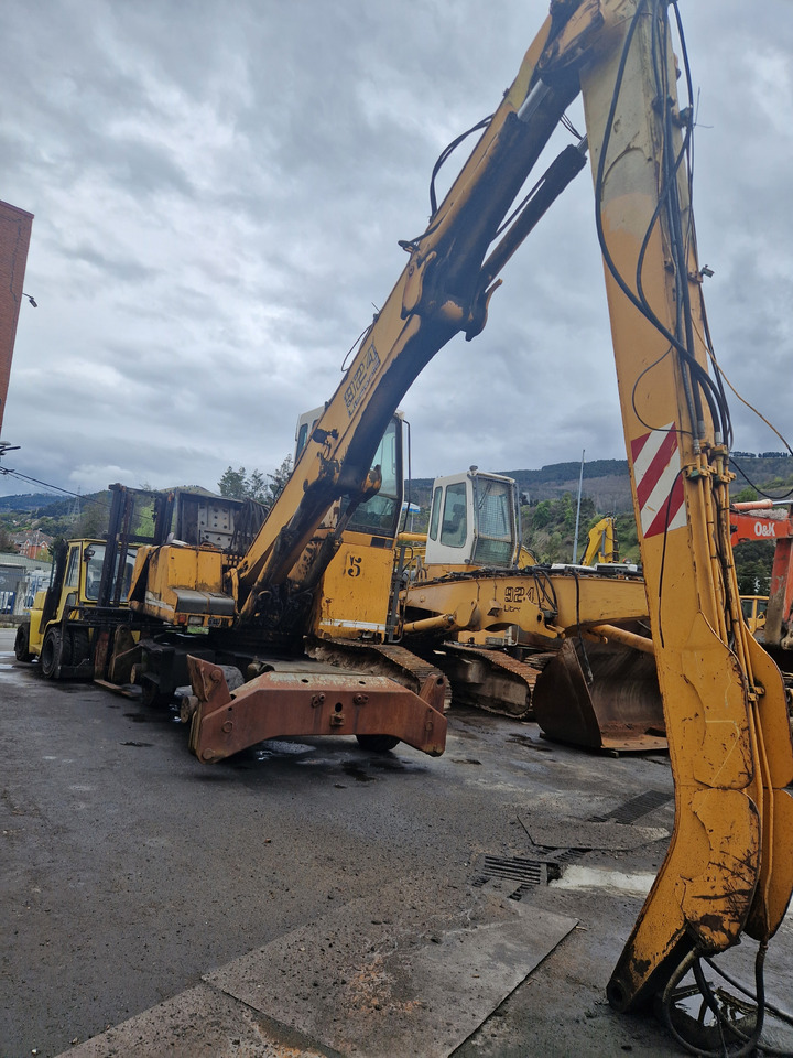 LIEBHERR A924C 675-10581 (2002) - حفارة النقل والشحن: صور 3 LIEBHERR A924C 675-10581 (2002) - حفارة النقل والشحن: صور 3