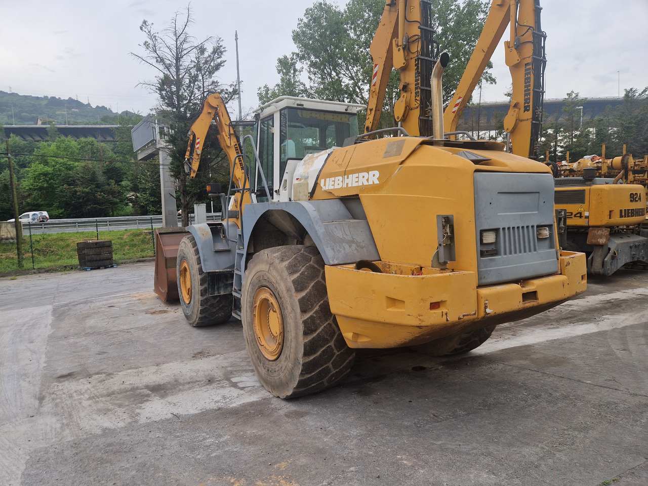 LIEBHERR L564 N/S: 4620899 (2001) - اللودر بعجل: صور 4 LIEBHERR L564 N/S: 4620899 (2001) - اللودر بعجل: صور 4