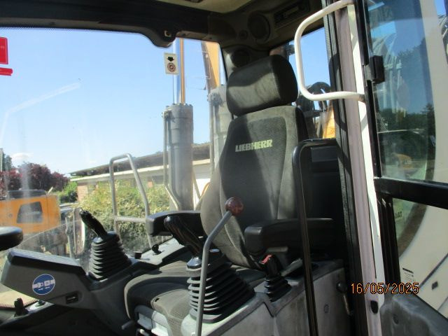 حفارة النقل والشحن LIEBHERR LH30 M: صور 7