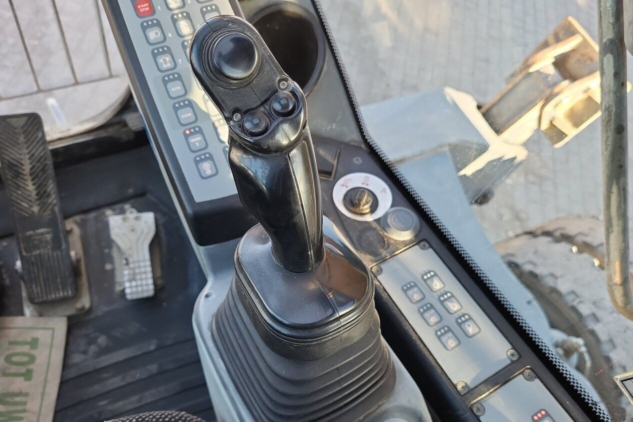 تأجير LIEBHERR LH30M LIEBHERR LH30M: صور 33 تأجير LIEBHERR LH30M LIEBHERR LH30M: صور 33