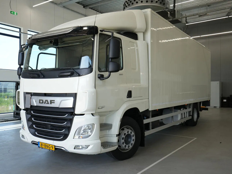 DAF CF 300 FA Sleeping Cab, New APK, Full Tank, New Tacho, 2t Laadklep - بصندوق مغلق شاحنة: صور 1 DAF CF 300 FA Sleeping Cab, New APK, Full Tank, New Tacho, 2t Laadklep - بصندوق مغلق شاحنة: صور 1