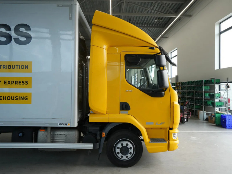 DAF LF 210 FA, 12t, Gesloten Bak, Laadklep 1,5t, Zijdeur, New Apk - بصندوق مغلق شاحنة: صور 4 DAF LF 210 FA, 12t, Gesloten Bak, Laadklep 1,5t, Zijdeur, New Apk - بصندوق مغلق شاحنة: صور 4