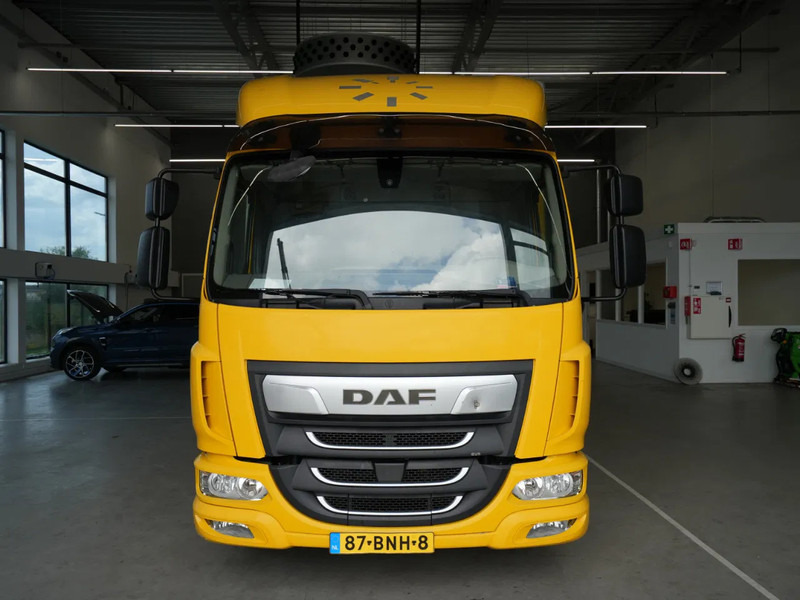 DAF LF 210 FA, 12t, Gesloten Bak, Laadklep 1,5t, Zijdeur, New Apk - بصندوق مغلق شاحنة: صور 2 DAF LF 210 FA, 12t, Gesloten Bak, Laadklep 1,5t, Zijdeur, New Apk - بصندوق مغلق شاحنة: صور 2