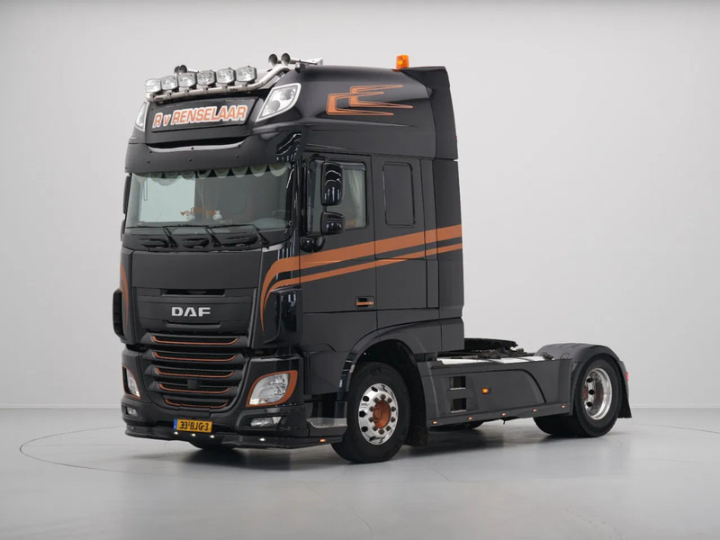 DAF XF 460 FT Super Space Cab, Intarder - شاحنة جرار: صور 1 DAF XF 460 FT Super Space Cab, Intarder - شاحنة جرار: صور 1
