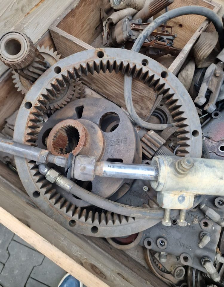 Części do Ciągnika Massey Ferguson MF 3000, 6000 Części do skrzyni biegów - علبة التروس و قطع الغيار - الآلات والماكينات الزراعية: صور 2 Części do Ciągnika Massey Ferguson MF 3000, 6000 Części do skrzyni biegów - علبة التروس و قطع الغيار - الآلات والماكينات الزراعية: صور 2