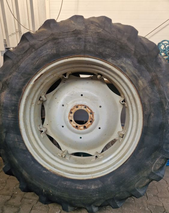 Części do Ciągnika Massey Ferguson MF 3000, 6000 Koła tylne 18,4R38 do ciągnika MF - عجلات - الآلات والماكينات الزراعية: صور 1 Części do Ciągnika Massey Ferguson MF 3000, 6000 Koła tylne 18,4R38 do ciągnika MF - عجلات - الآلات والماكينات الزراعية: صور 1