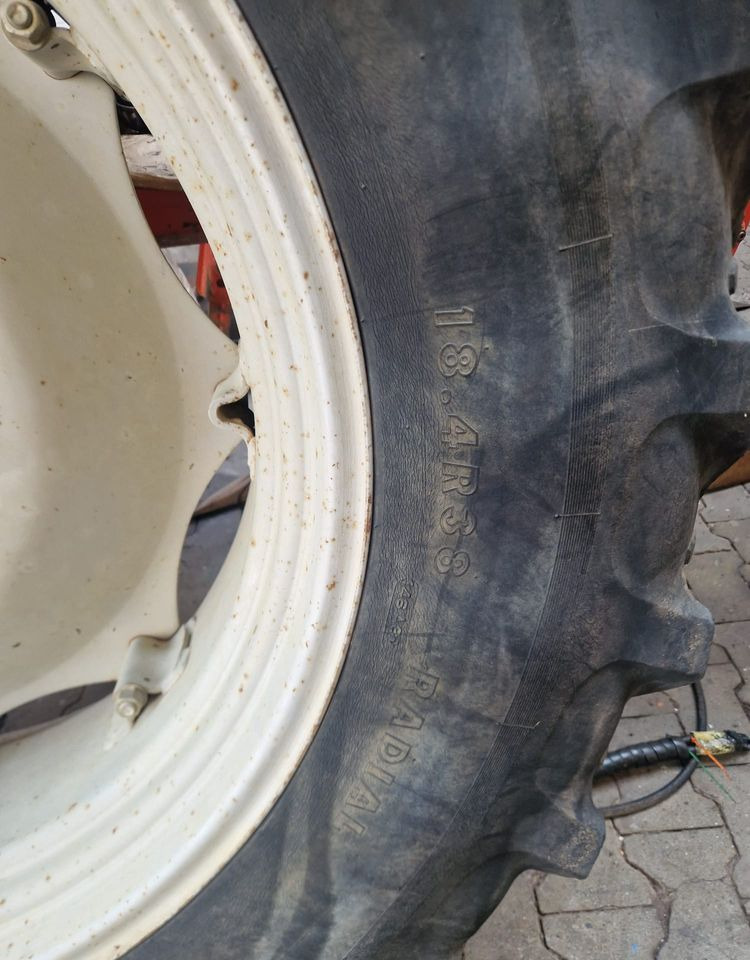 Części do Ciągnika Massey Ferguson MF 3000, 6000 Koła tylne 18,4R38 do ciągnika MF - عجلات - الآلات والماكينات الزراعية: صور 3 Części do Ciągnika Massey Ferguson MF 3000, 6000 Koła tylne 18,4R38 do ciągnika MF - عجلات - الآلات والماكينات الزراعية: صور 3