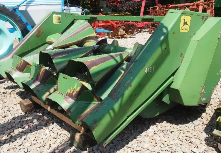 Heder John deere do kukurydzy 4 rzędowy claas john deere - حصادات الذرة: صور 3 Heder John deere do kukurydzy 4 rzędowy claas john deere - حصادات الذرة: صور 3