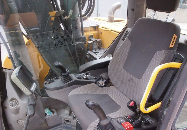 حفارات زحافة Koparka gąsienicowa Volvo ECR145D 2010 KOPARKA VOLVO: صور 9