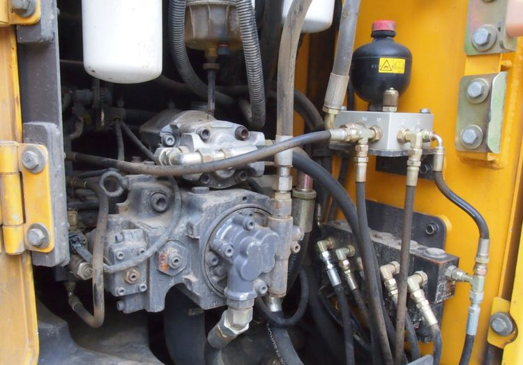 حفارات زحافة Koparka gąsienicowa Volvo ECR145D 2010 KOPARKA VOLVO: صور 12