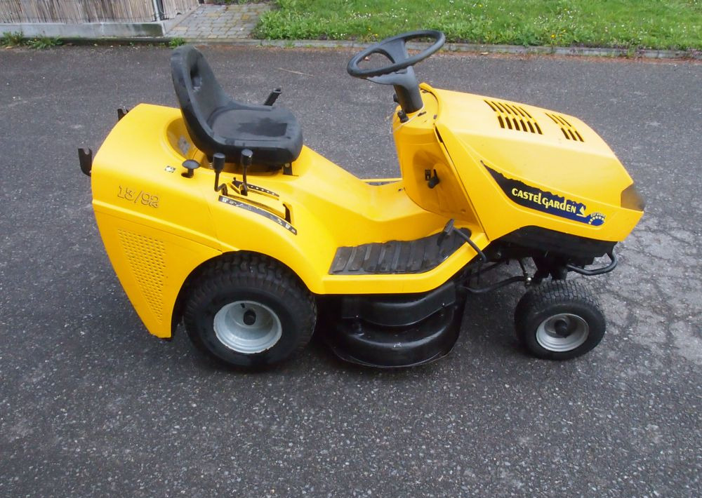 تأجير  Kosiarka traktorek Castel Garden 13/92 2007 Kosiarka Castel Garden 13/92 Kosiarka traktorek Castel Garden 13/92 2007 Kosiarka Castel Garden 13/92: صور 9
