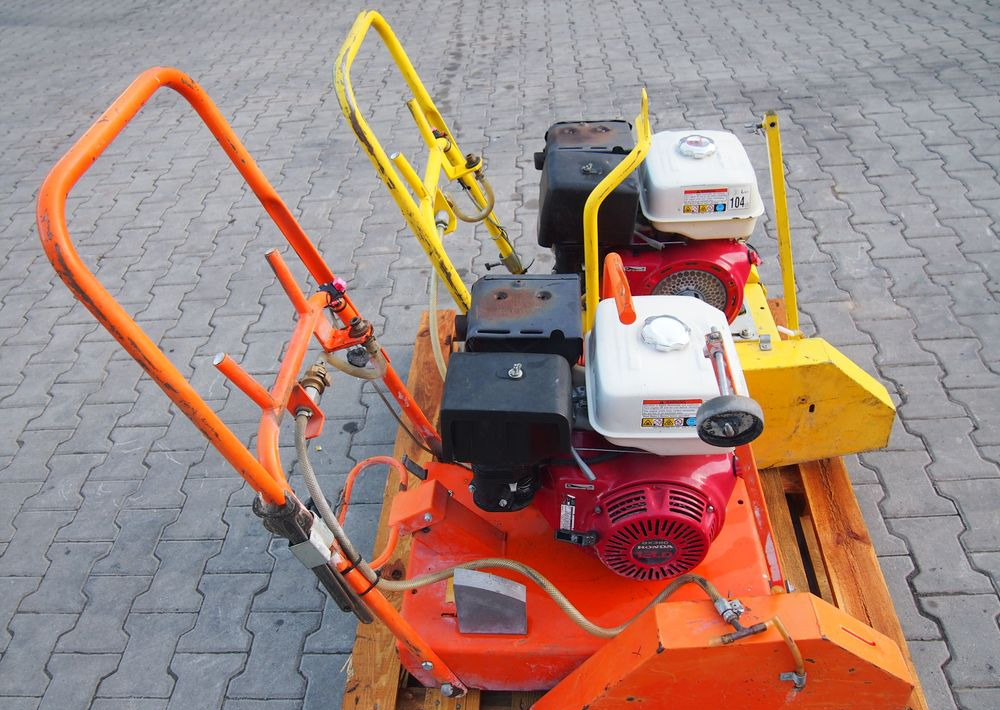 Piła do cięcia GOLZ FS 170 2006 PIŁA DO CIĘCIA asfaltu i betonu - معدات البناء: صور 2 Piła do cięcia GOLZ FS 170 2006 PIŁA DO CIĘCIA asfaltu i betonu - معدات البناء: صور 2