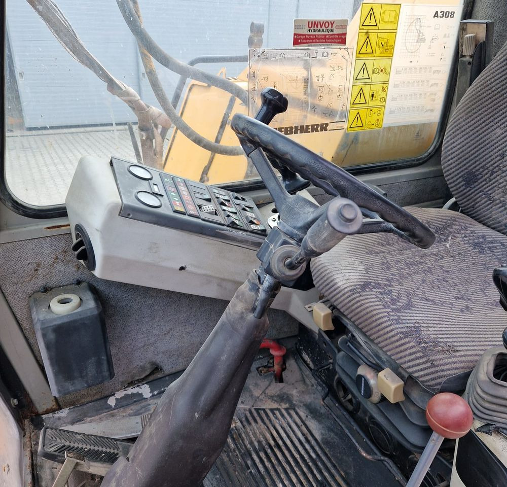 Pozostałe części Liebherr Liebherr A308 1999 Koparka kołowa Liebherr 308 - حفارة: صور 5 Pozostałe części Liebherr Liebherr A308 1999 Koparka kołowa Liebherr 308 - حفارة: صور 5