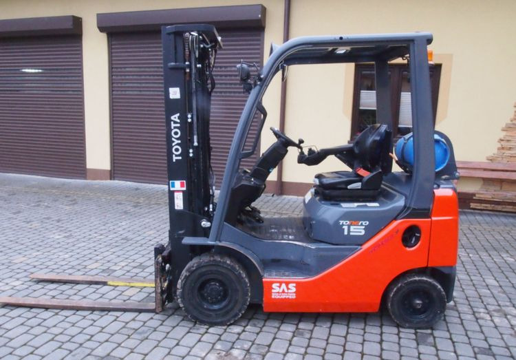 Wózek widłowy Toyota 8FGF15 2018 TRIPLEX system SAS (blokowanie tylnej osi) - رافعة شوكية تعمل بالغاز: صور 3 Wózek widłowy Toyota 8FGF15 2018 TRIPLEX system SAS (blokowanie tylnej osi) - رافعة شوكية تعمل بالغاز: صور 3