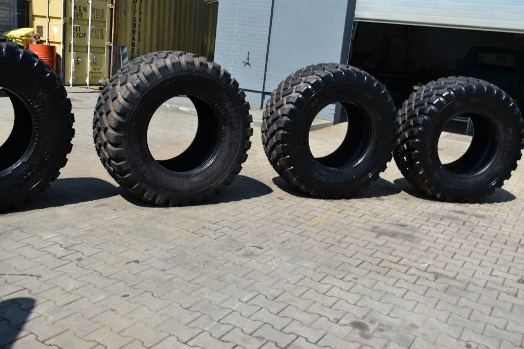 Alliance 600/55R26.5 / 882/ 165D /Steel Belted TL - الإطارات - الآلات والماكينات الزراعية: صور 2 Alliance 600/55R26.5 / 882/ 165D /Steel Belted TL - الإطارات - الآلات والماكينات الزراعية: صور 2