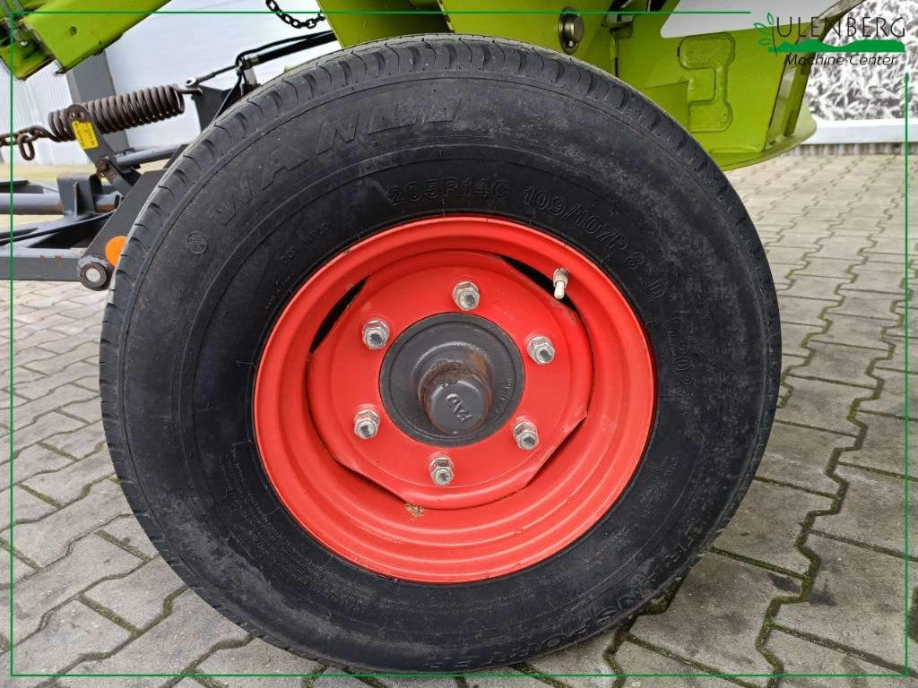 معدات آلة حصاد Claas Vario 900: صور 12