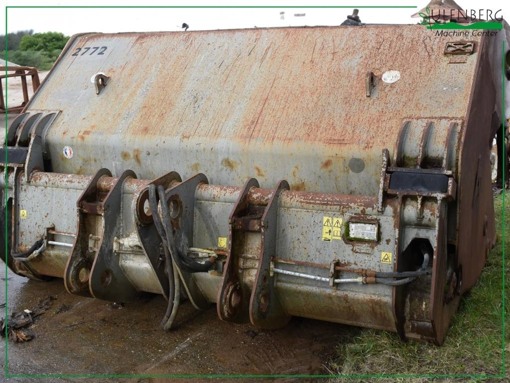 ŁYŻKA WYSOKIEGO ZAŁADUNKU VOLVO - بكت - آلات البناء: صور 3 ŁYŻKA WYSOKIEGO ZAŁADUNKU VOLVO - بكت - آلات البناء: صور 3