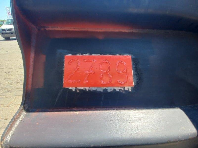 Łyżki do ładowarki CAT , JCB, CASE, SCORPION,KRAME - بكت - آلات البناء: صور 5 Łyżki do ładowarki CAT , JCB, CASE, SCORPION,KRAME - بكت - آلات البناء: صور 5